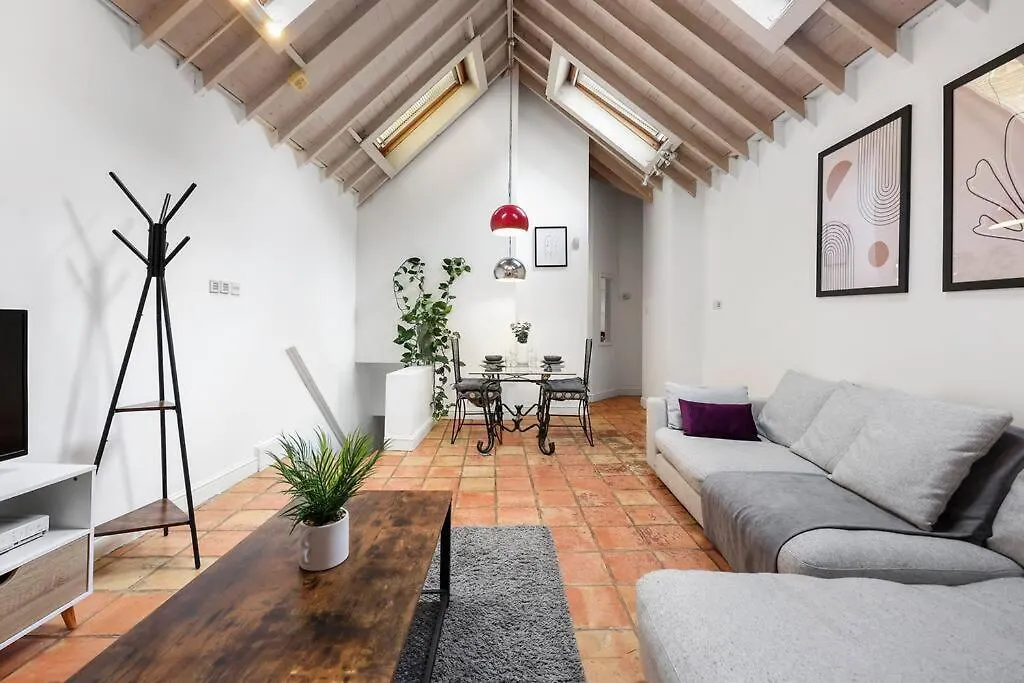 Cozy Private 1-Bedroom Apartment Short Term Rental & Flexible Renting Hoxton With Free Wifi London 0*,  United Kingdom