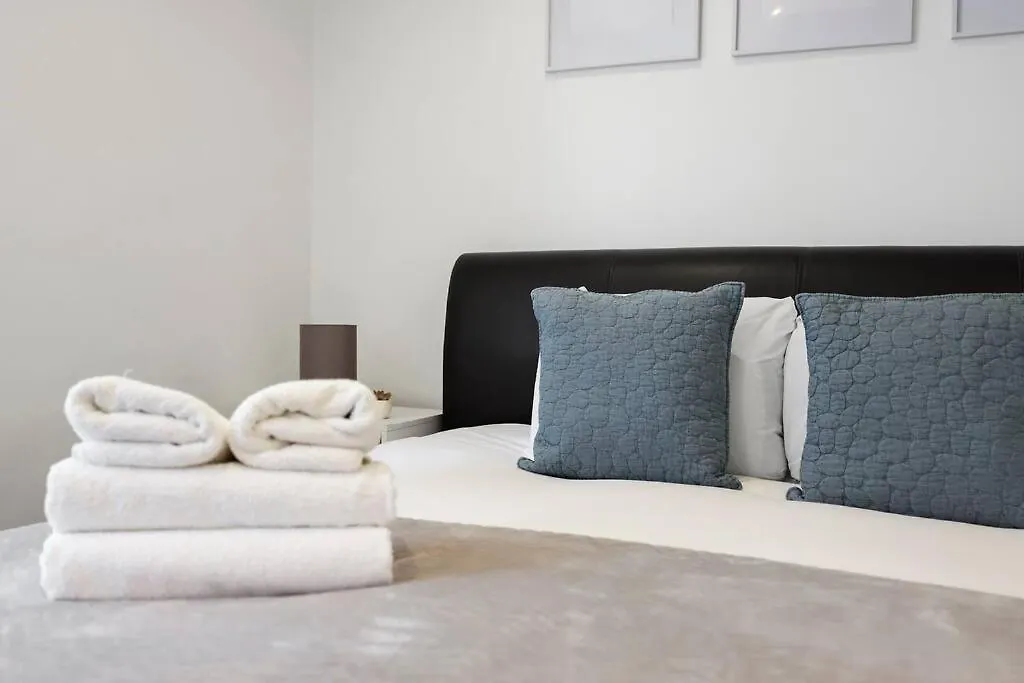 Cozy Private 1-Bedroom Apartment Short Term Rental & Flexible Renting Hoxton With Free Wifi London